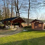 Nad Jeziorem Kazub 山林小屋