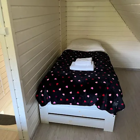 Nad Jeziorem Kazub Lodge *