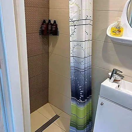 Nad Jeziorem Kazub Lodge *