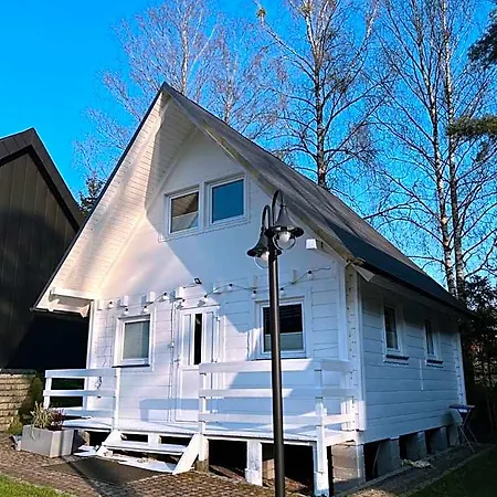 Nad Jeziorem Kazub Lodge *
