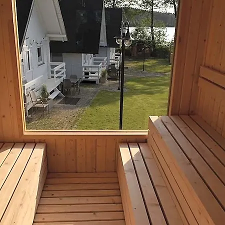 Nad Jeziorem Kazub Lodge *