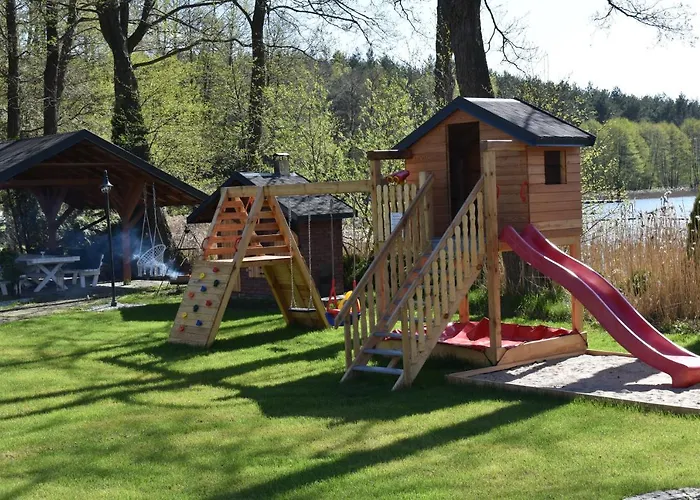 Nad Jeziorem Kazub Domek letniskowy *